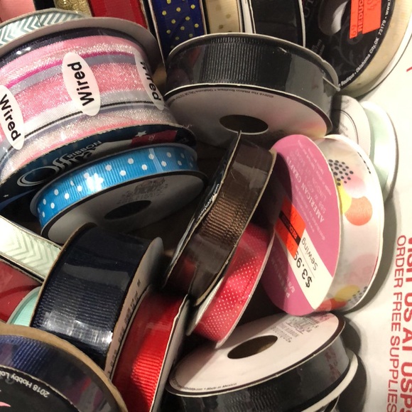 NEW WRAPPED VARIOUS RIBBON 41 SPOOLS MOSTLY GROSGRAIN AND A FEW SATIN - Picture 3 of 6